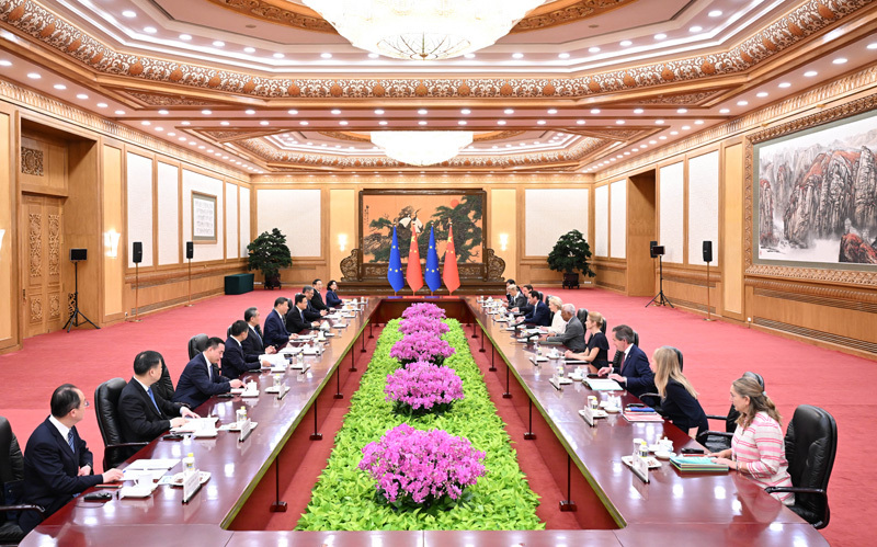 習近平會見歐洲理事會主席科斯塔、歐盟委員會主席馮德萊恩