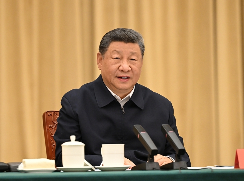 習近平在聽取新疆維吾爾自治區(qū)黨委和政府工作匯報時強調(diào)：完整準確全面貫徹新時代黨的治疆方略 努力建設團結(jié)和諧、繁榮富裕、文明進步、安居樂業(yè)、生態(tài)良好的社會主義現(xiàn)代化新疆